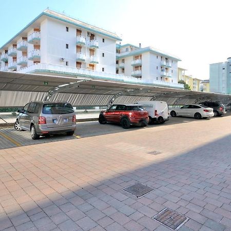 Condominio Malta Бибионе Екстериор снимка