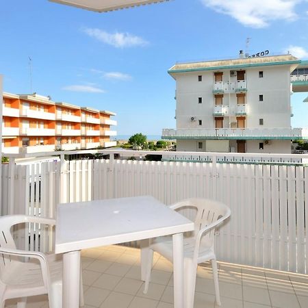 Condominio Malta Бибионе Екстериор снимка