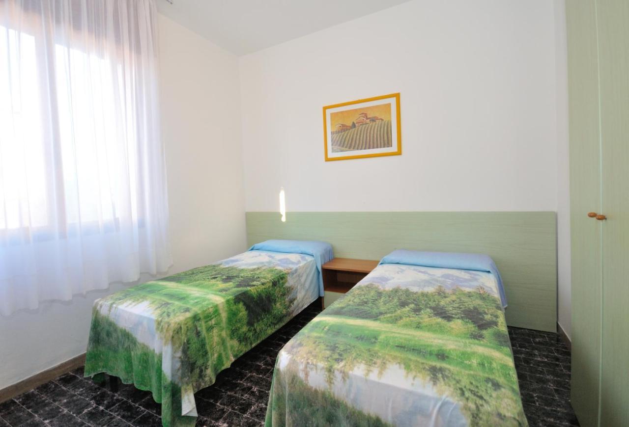Condominio Malta Бибионе Екстериор снимка